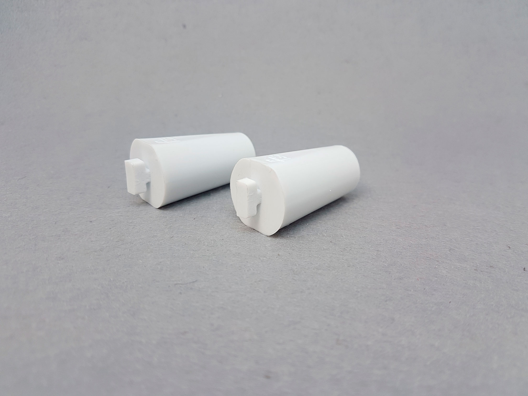 Topes de persiana de atornillar de largo de 60 mm. en color blanco